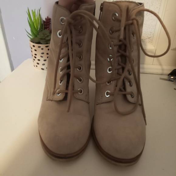 ALDO Beige Lace-Up Ankle Boots with Block Heel - Picture 2 of 7